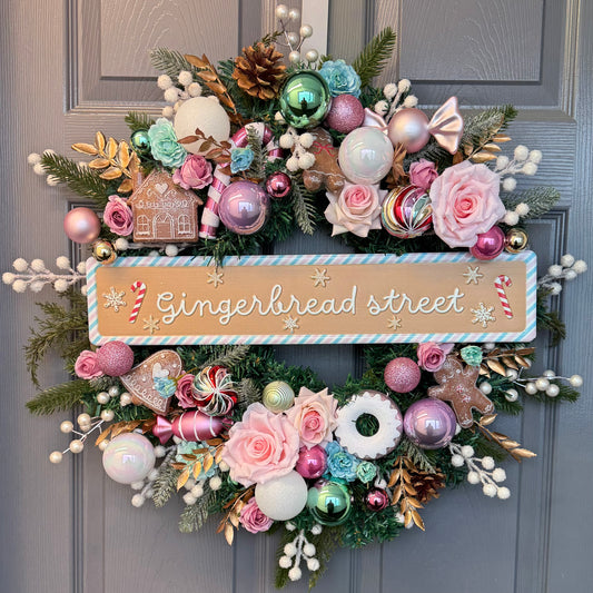 Gingerbread Pastel Christmas Wreath | Gingerbread Street Sign | Candy Ornament Door Wreath | Pastel Holiday Decor | 60–65cm XL Wreath