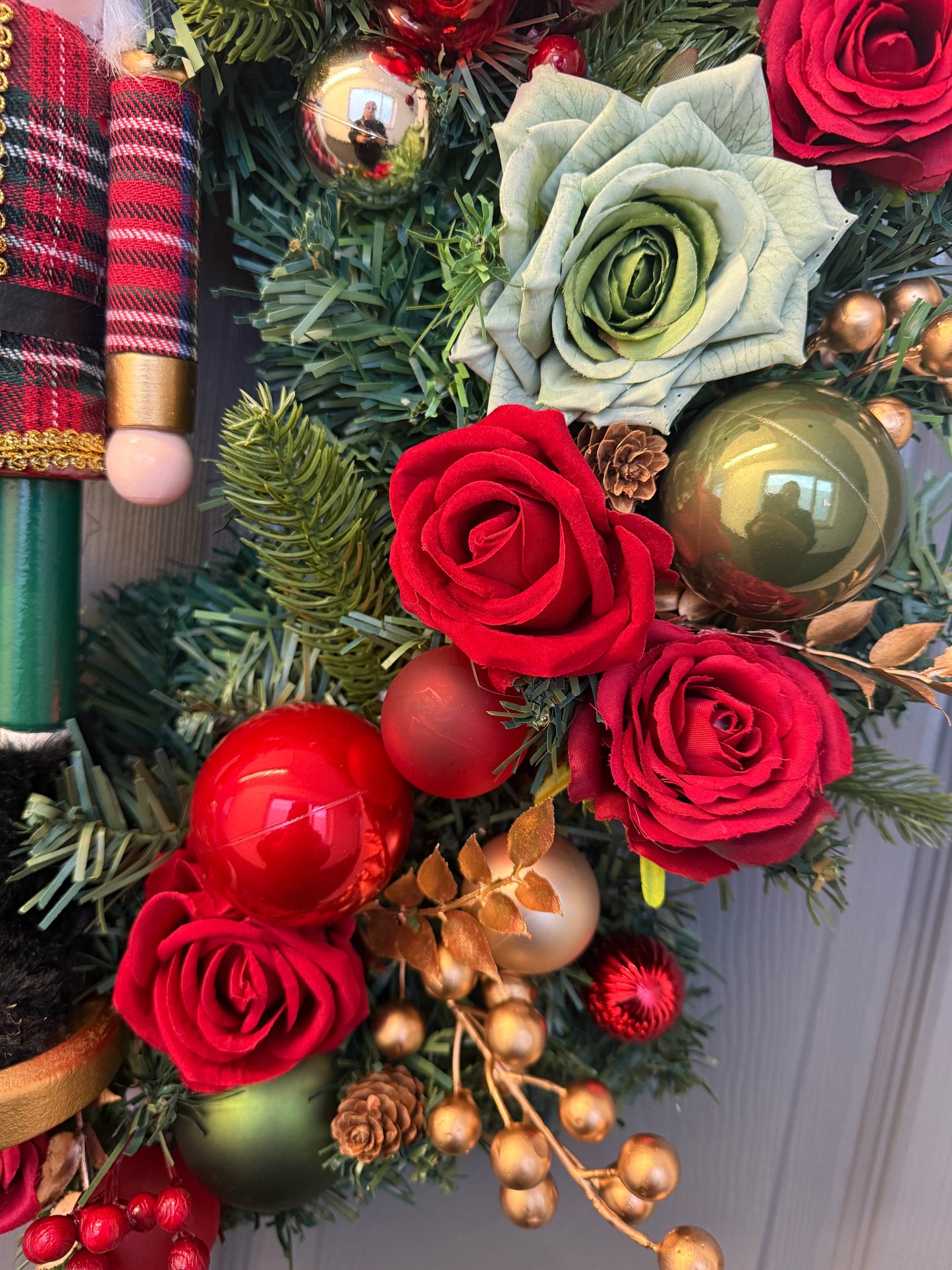 Luxury Tartan Nutcracker Christmas Wreath, 60cm Festive Door Wreath, Wooden Nutcracker Centerpiece, Red, Green, Gold Bauble , Artificial