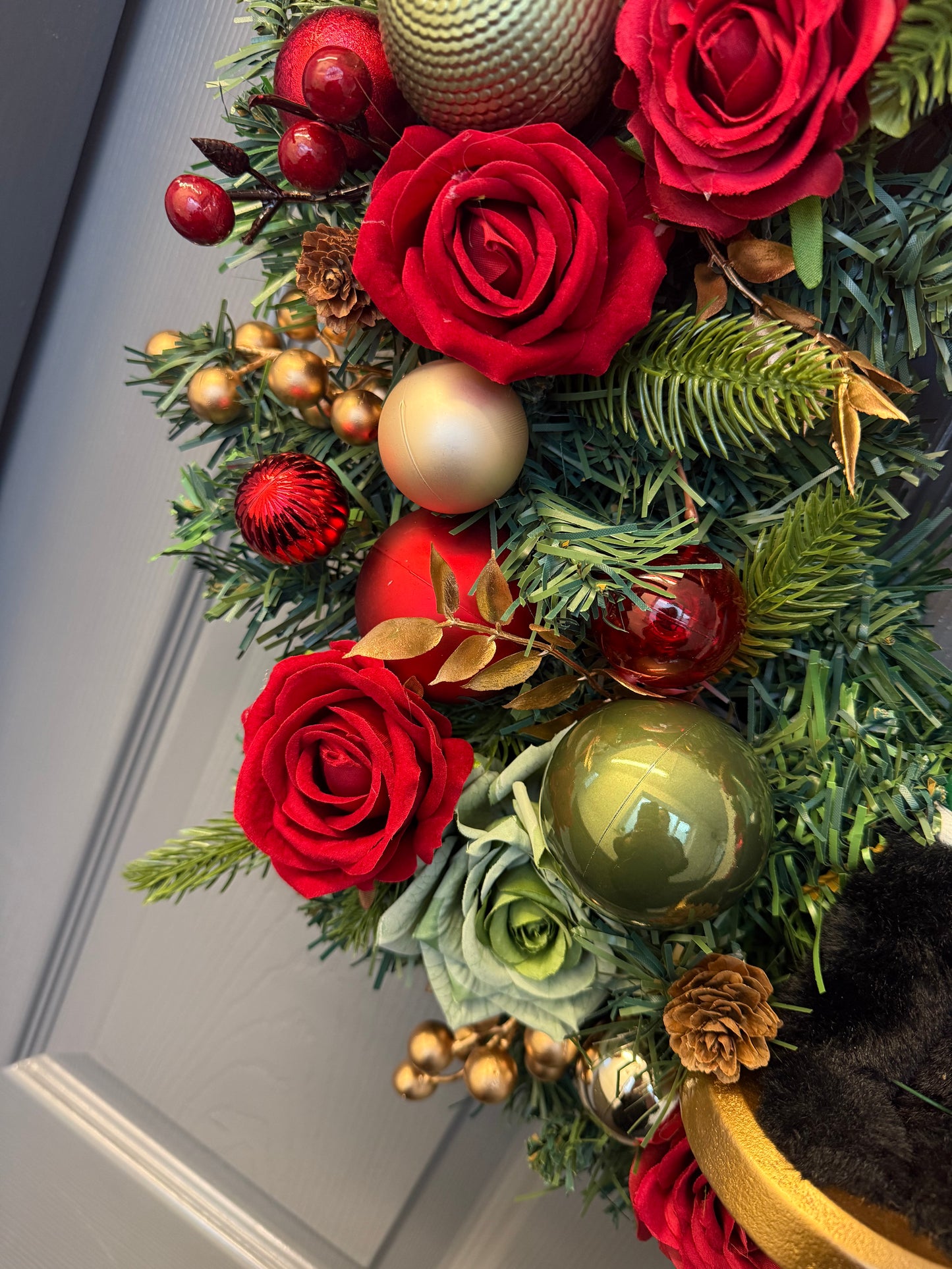 Luxury Tartan Nutcracker Christmas Wreath, 60cm Festive Door Wreath, Wooden Nutcracker Centerpiece, Red, Green, Gold Bauble , Artificial