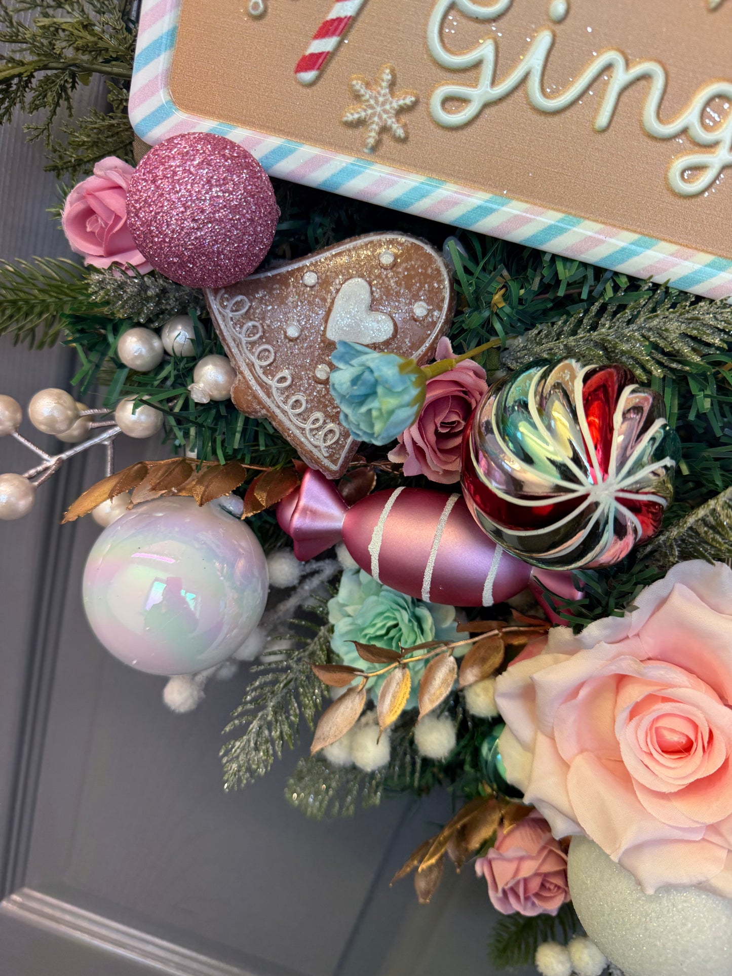 Gingerbread Pastel Christmas Wreath | Gingerbread Street Sign | Candy Ornament Door Wreath | Pastel Holiday Decor | 60–65cm XL Wreath